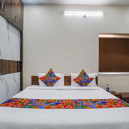 Fabhotel Perams Grand Inn - Hitech City Хайдарабад Экстерьер фото