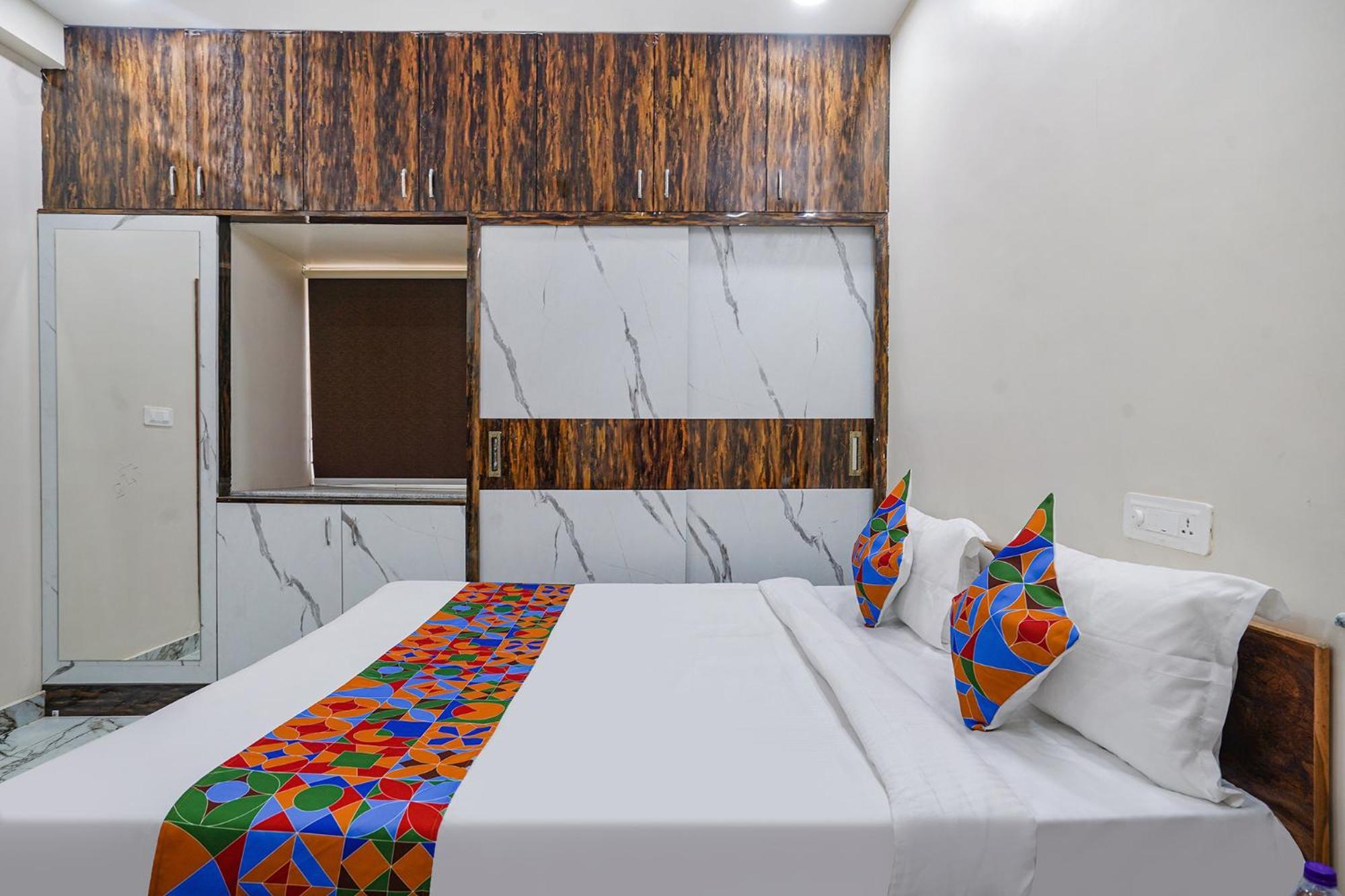 Fabhotel Perams Grand Inn - Hitech City Хайдарабад Экстерьер фото