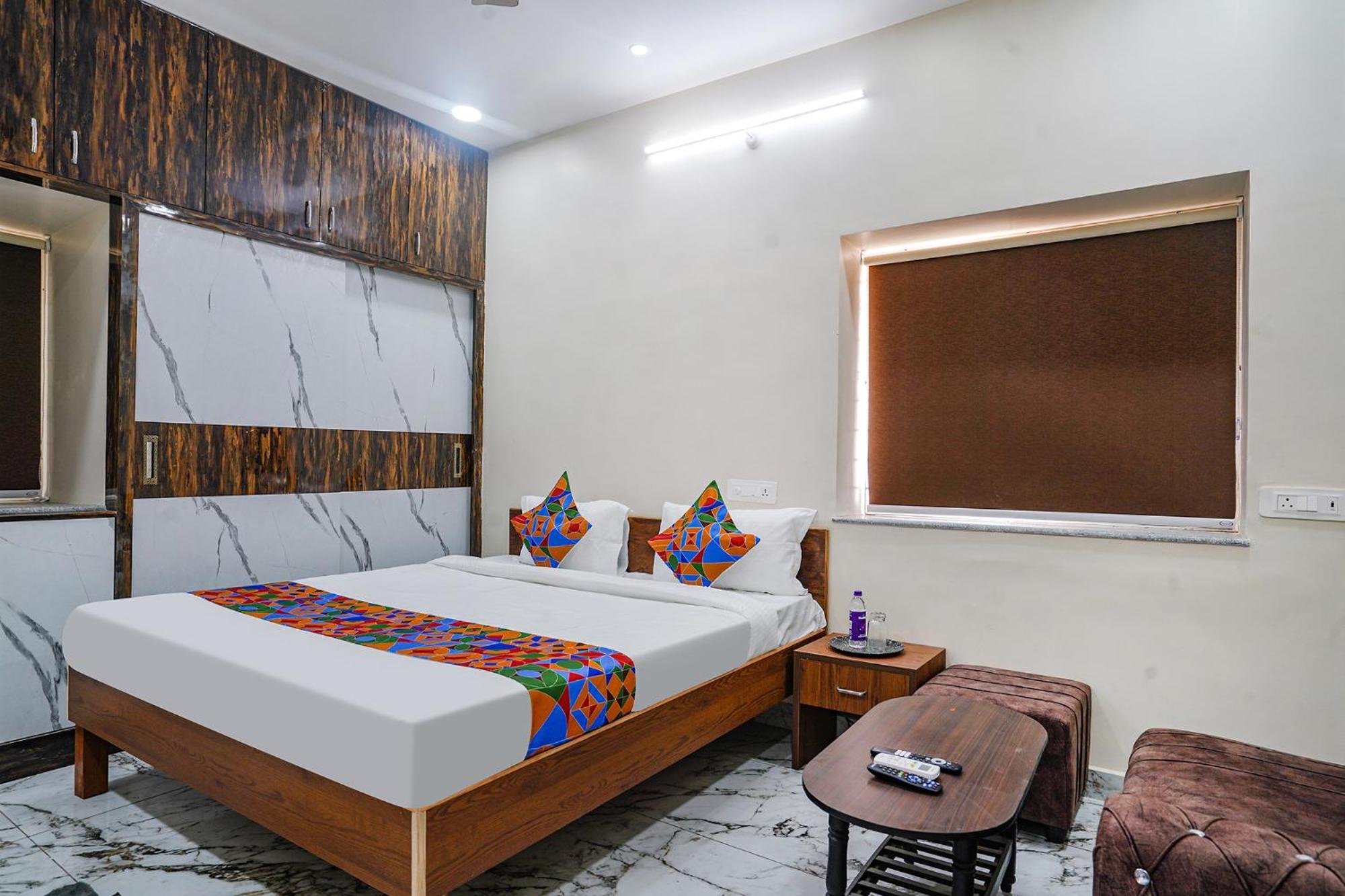 Fabhotel Perams Grand Inn - Hitech City Хайдарабад Экстерьер фото