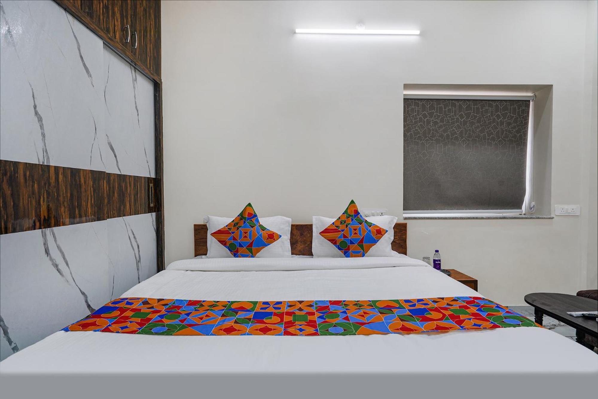 Fabhotel Perams Grand Inn - Hitech City Хайдарабад Экстерьер фото